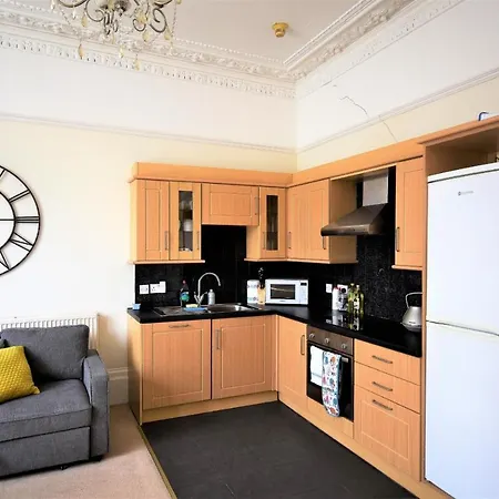 Lägenhet Peaceful & Pretty 2 Bedroom Flat Near Clifton *