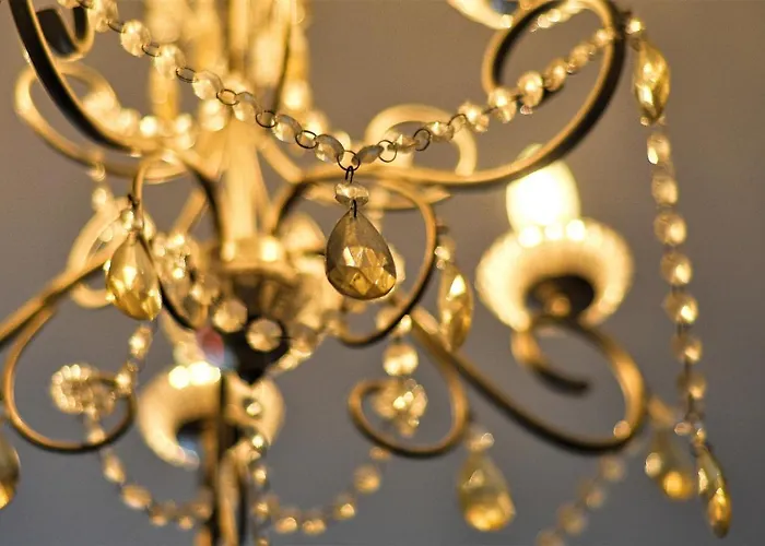 Peaceful & Pretty 2 Bedroom Flat Near Clifton