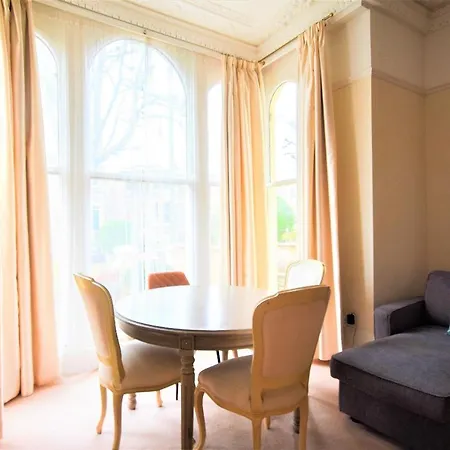Appartement Peaceful & Pretty 2 Bedroom Flat Near Clifton