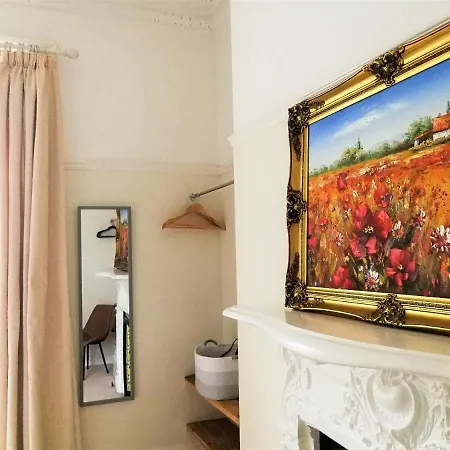 Peaceful & Pretty 2 Bedroom Flat Near Clifton Μπρίστολ