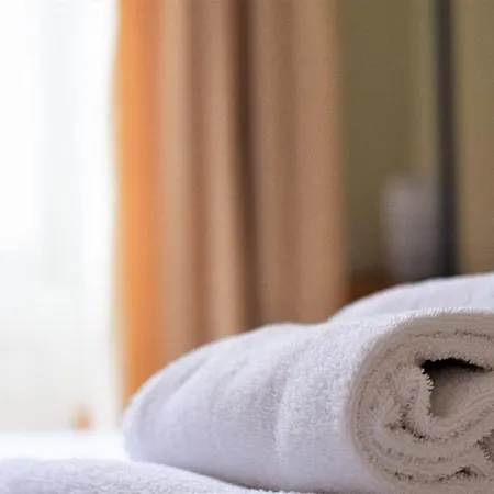 Peaceful & Pretty 2 Bedroom Flat Near Clifton