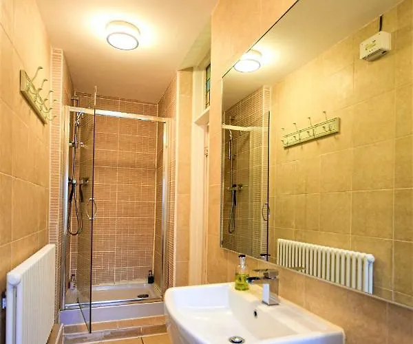 Apartman Peaceful & Pretty 2 Bedroom Flat Near Clifton *