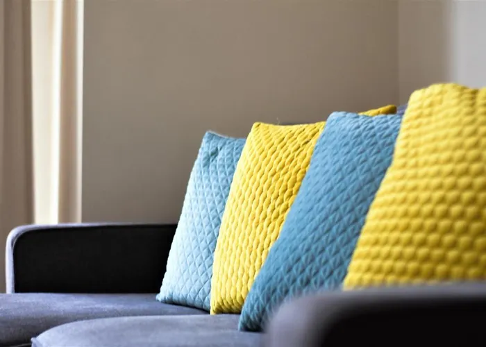 Peaceful & Pretty 2 Bedroom Flat Near Clifton Apartman *