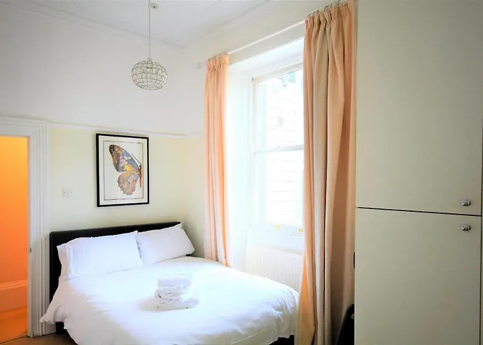 Apartman Peaceful & Pretty 2 Bedroom Flat Near Clifton Bristol